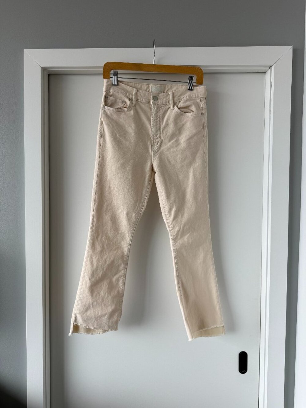 MOTHER Insider Crop Step Fray Jeans Ecru Cream Size 29 Raw Hem